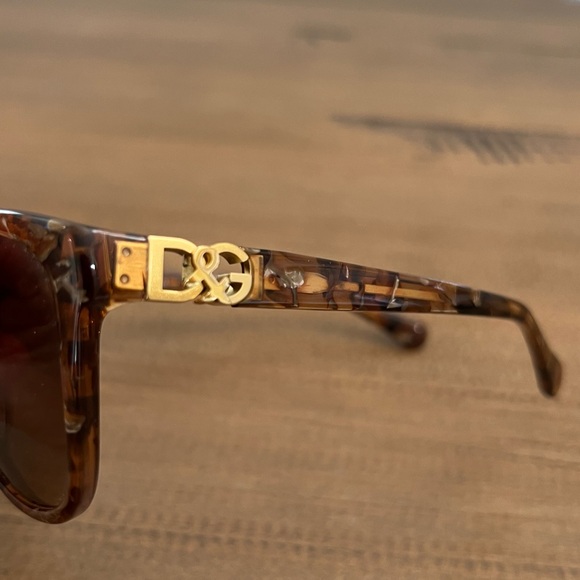 Dolce & Gabbana Sunglasses DG4162P With Case - Picture 9 of 15